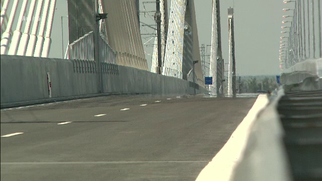 Podul Calafat-Vidin, inchis partial. Asfaltul s-a degradat la cinci luni de la inaugurare