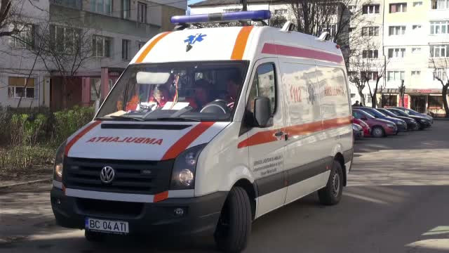 Politistii din Bacau ancheteaza moartea unei barbat de 68 de ani din oras. Imprejurarile suspecte in care a decedat