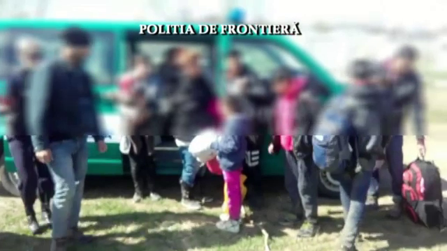 31 de migranti, intre care si 11 minori, prinsi cand incercau sa intre ilegal in tara din Serbia