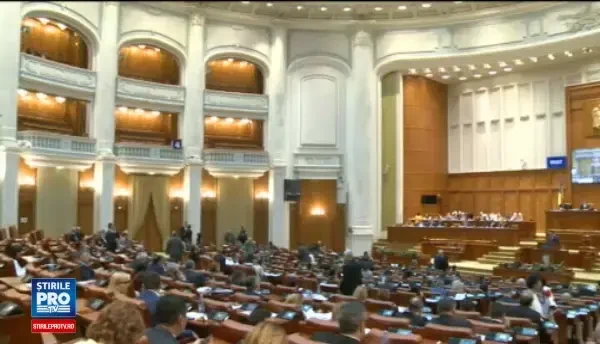 Modificarea Constitutiei in sensul definirii familiei intra in ultima faza. Deputatii au aprobat pe articole legea