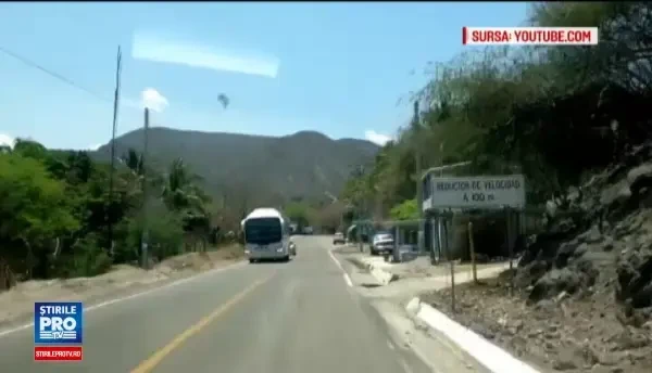 20 de romani blocati 24 de ore intr-un autocar, in Mexic, din cauza unor proteste: Am trecut cu bagajele in mana printre ei