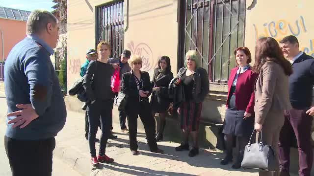 Elevul care a anuntat la 112 ca sunt doua bombe in doua licee din Targoviste risca inchisoarea. De ce a comis gestul