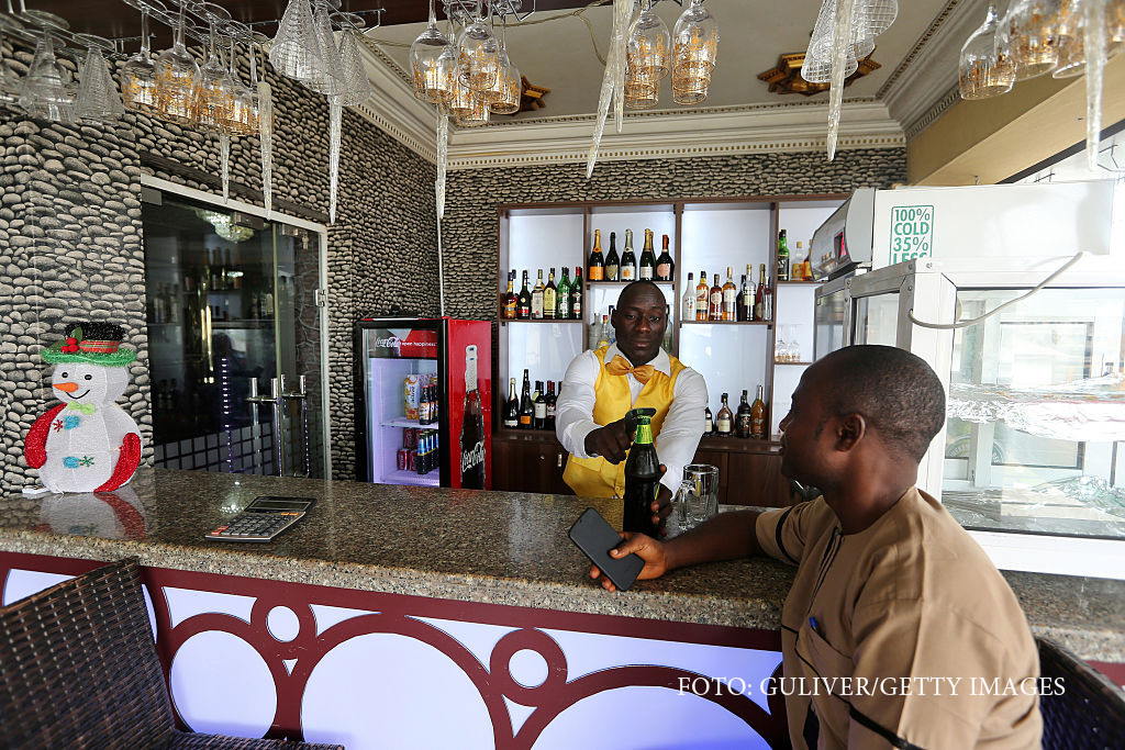 Fanta si Sprite, declarate "otravitoare" de Inalta Curte din Nigeria. De ce contin mai mult acid benzoic sucurile din Africa