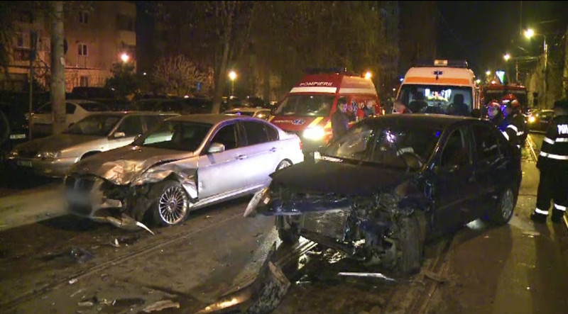 Accident grav in Sectorul 2 al Capitalei. Un barbat a pierdut controlul volanului cu cativa metri inainte sa ajunga acasa