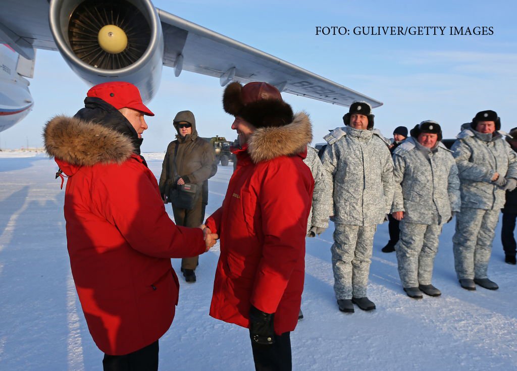 Vladimir Putin, vizita la baza arctica