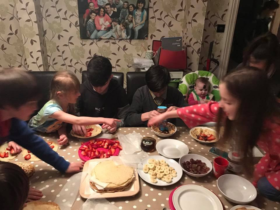 Cea mai numeroasa familie din Marea Britanie a anuntat ca asteapta un nou bebelus. Cati copii au deja