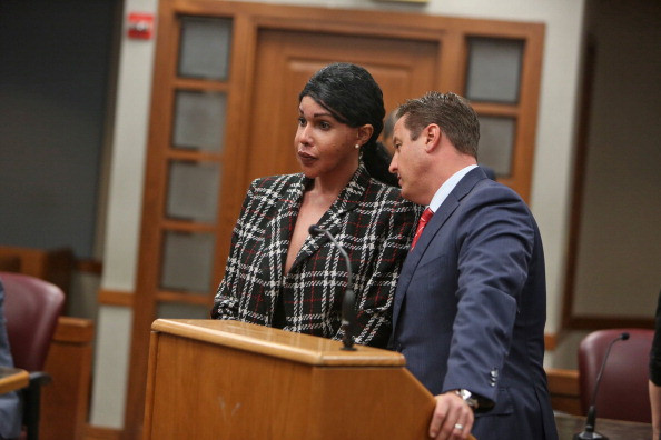 A primit 10 ani de inchisoare dupa ce i-a injectat unei femei super glue in posterior. Ce substante a mai folosit pe cliente