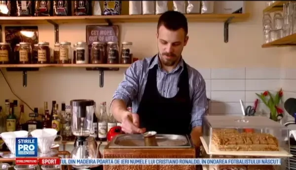 Patronii de cafenele importa boabe de cafea direct din America de Sud. Un barista roman este numarul 10 la degustare in lume
