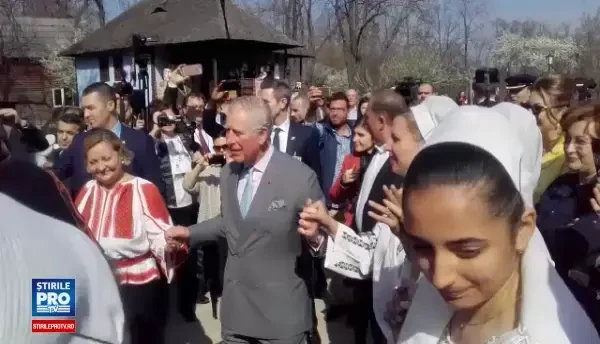 Printul Charles, intampinat cu paine si sare la Muzeul Satului. Cu cine se intalneste Alteta Sa Regala in aceasta seara