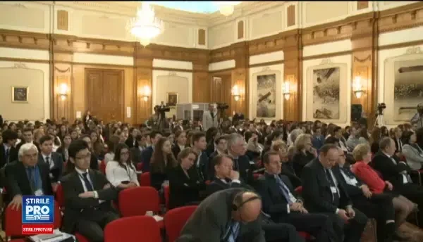 Elevii Complexului Educational Lauder-Reut i-au impresionat pe ambasadori la Conferinta Internationala de la Parlament