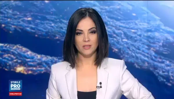 Un barbat a murit, dupa ce masina in care se afla s-a izbit de un copac si a luat foc. Politia nu l-a putut inca identifica