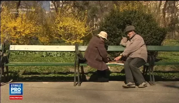 In Romania batranetea inseamna singuratate si boala. Autoritatile inchid ochii in fata unuia dintre cele mai cumplite abuzuri
