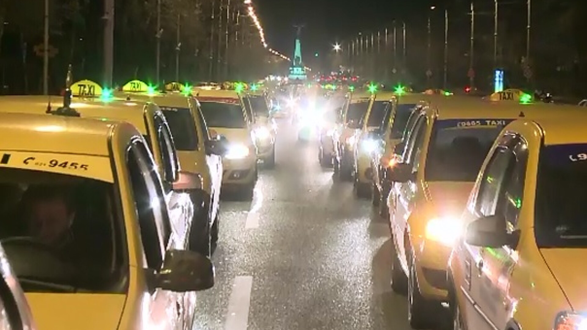 Zeci de taximetristi au protestat impotriva companiei Uber, in Capitala. Cum se apara reprezentantii aplicatiei