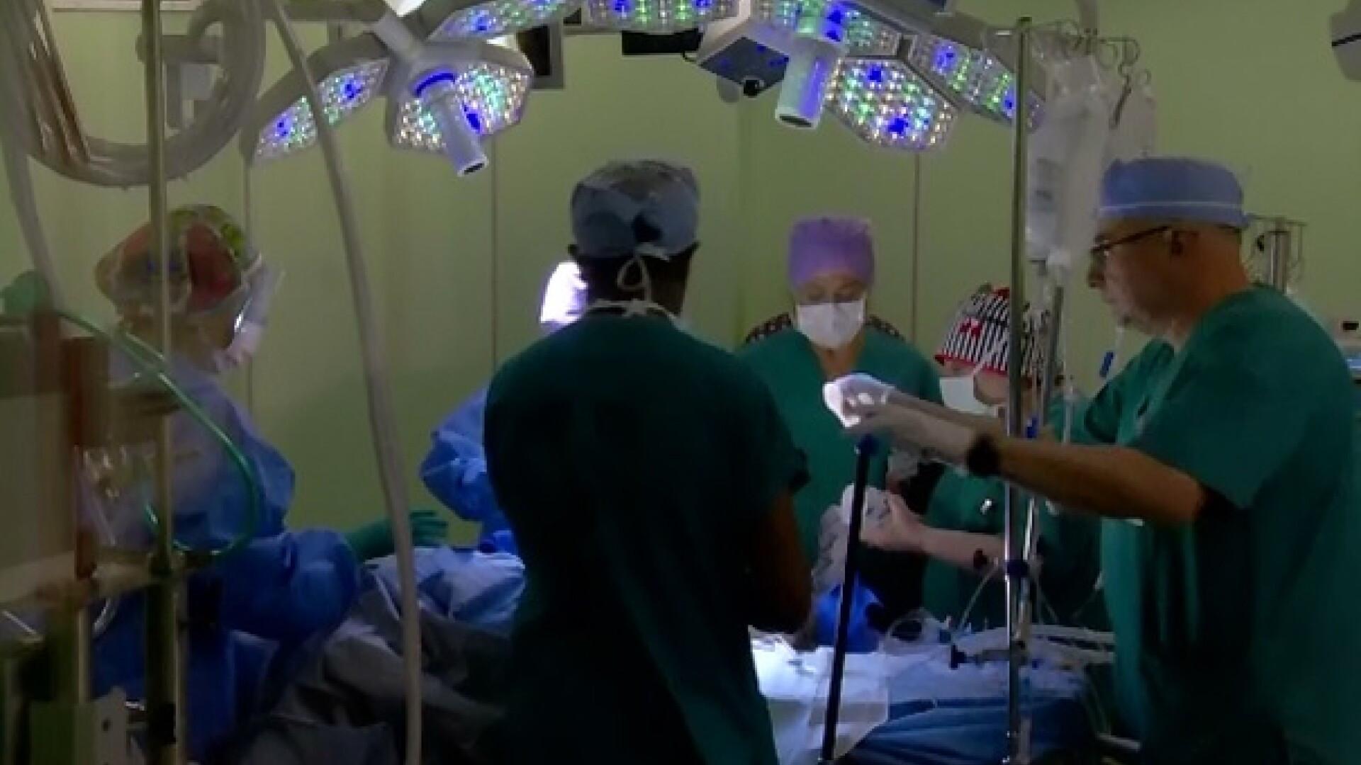 Cinci copii, operati gratuit pe cord de medici veniti din Israel la Grigore Alexandrescu. Cum arata noua sectie de chirurgie