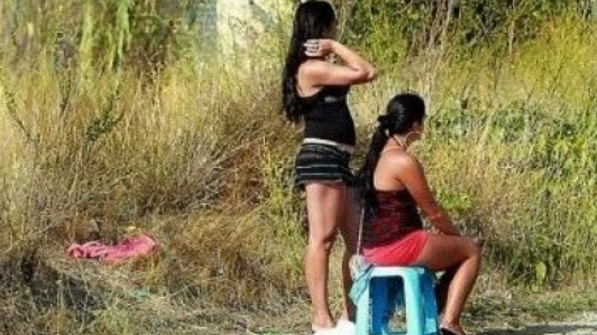 Retea periculoasa de proxeneti romani, destructurata in Franta. Cum erau "marcate" femeile pentru a fi recunoscute