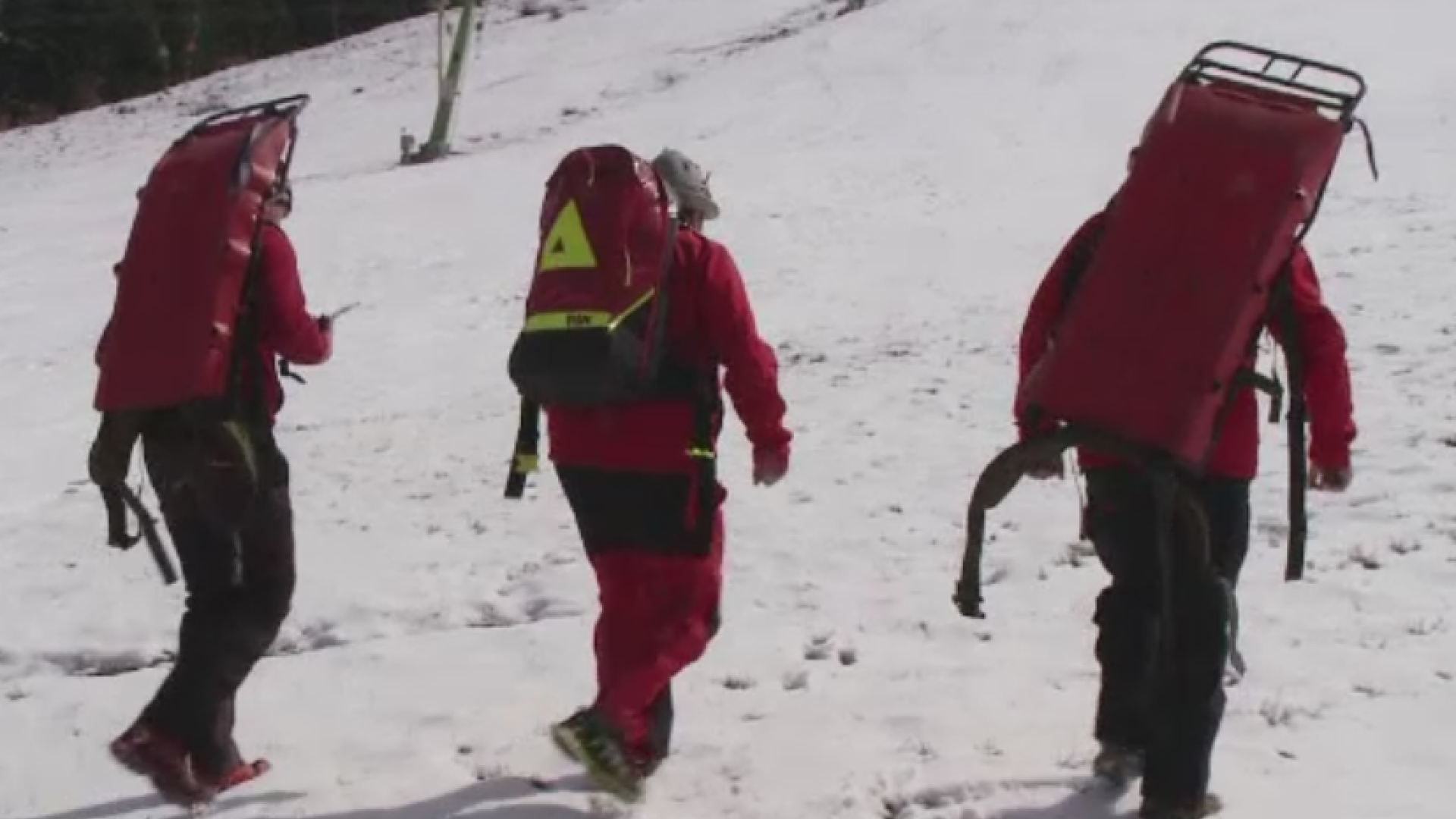 Salvamontiștii, mobilizați pentru salvarea unor copii blocați pe munte