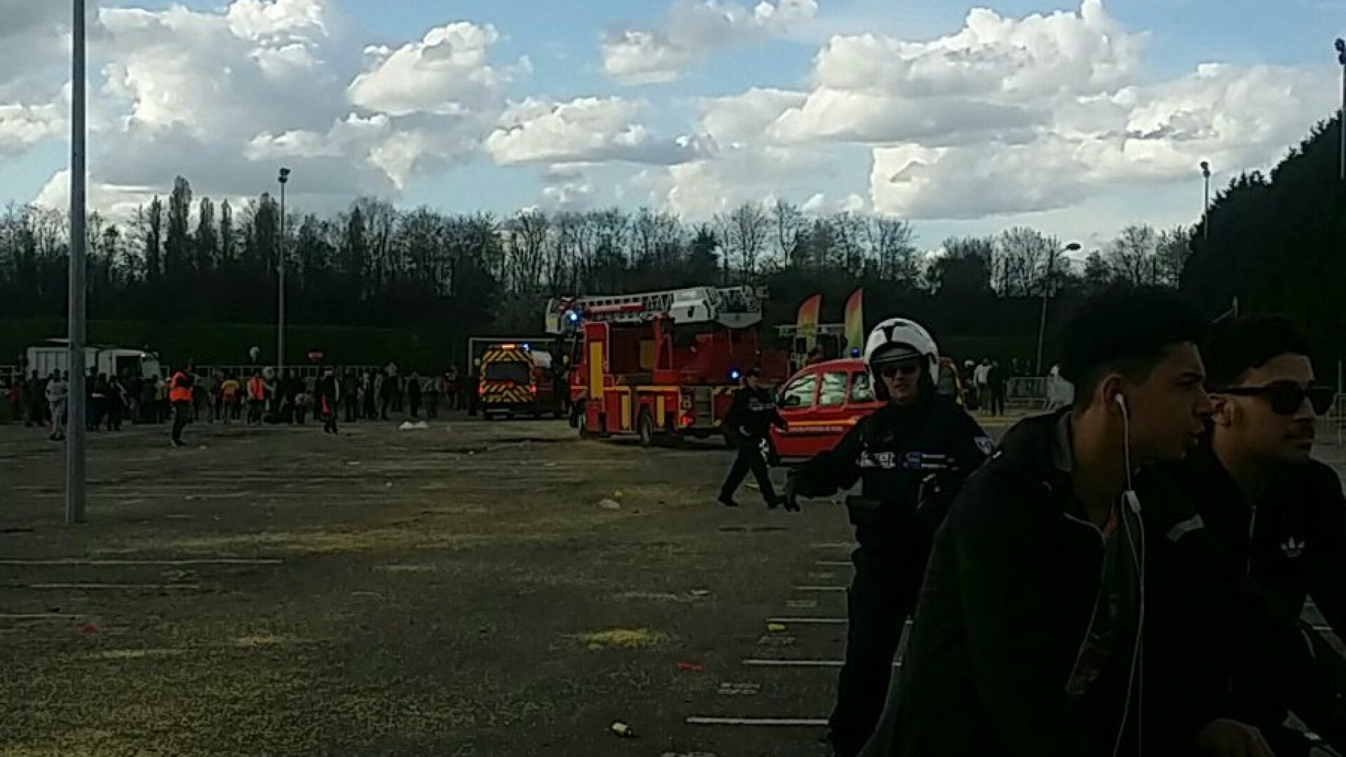 Explozie la un carnaval din Paris. Cel putin 19 persoane au fost ranite, 4 sunt in stare grava. VIDEO