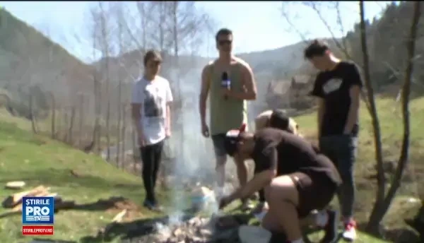 Prima zi de primavara autentica a umplut spatiile de gratare, la Sibiu: E fain afara si trebuie sa profitam