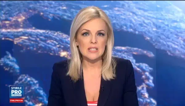 E un tip foarte sexy. Pamela Anderson alimenteaza zvonurile conform carora formeaza un cuplu cu Jullian Assange