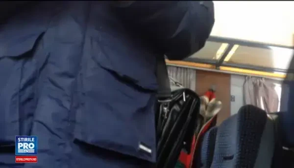 Podul de cale ferata rupt de inundatii - problema ignorata de 14 ministri. Cum se traduc in timp si bani pierderile rezultate