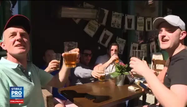 Prima zi din an in care terasele din Centrul Vechi au avut toate locurile ocupate. De ce reguli trebuie sa tina cont patronii