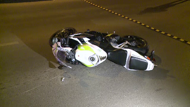 Motociclist mort la 3 ore dupa un accident in Capitala. A fost lovit de o masina cand incerca sa iasa de pe o straduta
