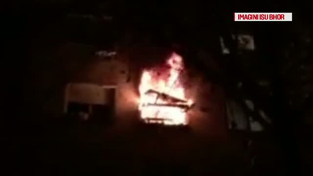 Batran de 74 de ani, gasit carbonizat in propria locuinta. Incendiul ar fi pornit de la o tigara