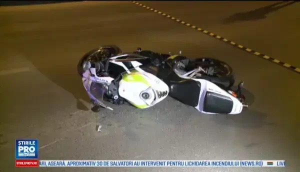 Motociclist mort la 3 ore dupa un accident in Capitala. A fost lovit de o masina cand incerca sa iasa de pe o straduta