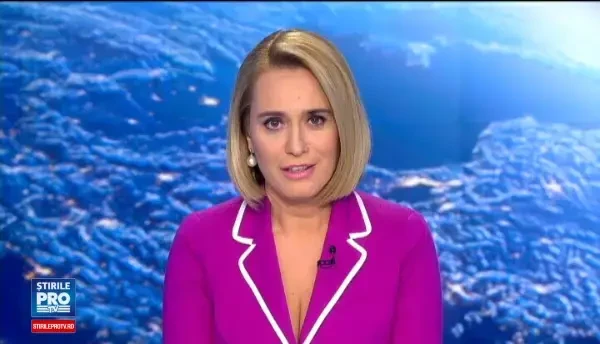 Clipul in care doua pisicute apasa pe sonerie pentru a primi mancare, viral pe internet. Politicianul fermecat de imagini