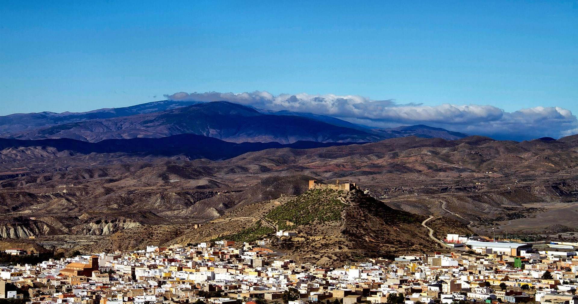 Doi copii si un barbat au murit blocati intr-o pestera din Spania, in urma unui incendiu