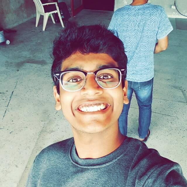 Inainte de a se sinucide, s-a filmat si a postat imaginile pe Facebook. Mesajul transmis de tanarul de 24 de ani