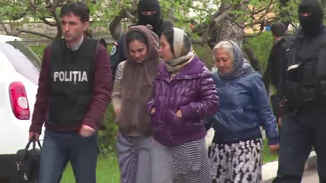 Noua femei din Prahova ar fi intocmit acte false pentru a primi indemnizatii de crestere a copilului. Ce risca acum