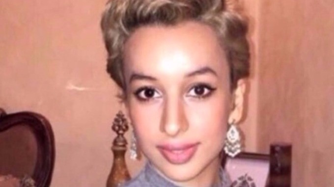 Motivul pentru care o tanara britanica a fost inchisa de tatal ei timp de 4 ani. Fata l-a dat in judecata, apoi a renuntat