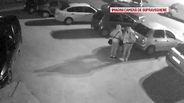 Trei tineri au reusit sa fure din 6 apartamente bunuri in valoare de peste 10.000 de lei. Momentul in care impart "prada"