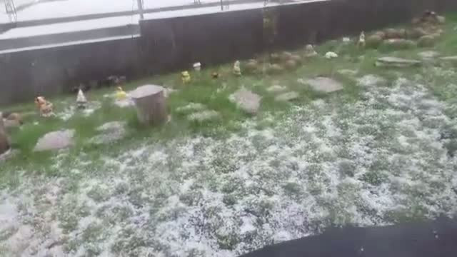 Vreme extrema, in zona Clujului. Dupa un inceput de zi cu soare si cer senin, in comuna Chinteni a batut grindina