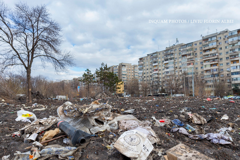 Primaria Sectorului 4 a declarat "stare de alerta" din cauza gunoiului. Cine le-ar fi luat pubelele bucurestenilor