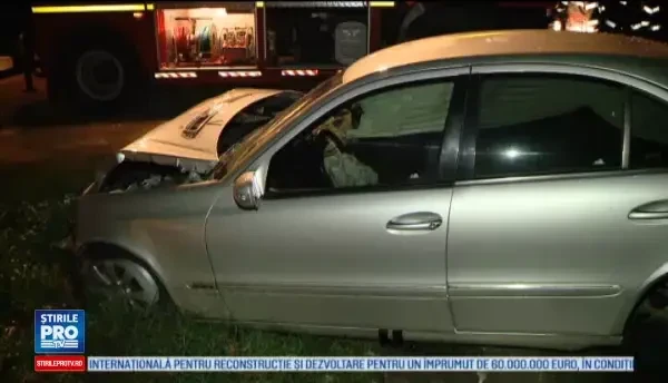 Un sofer de 18 ani a provocat in Timis un accident cu 3 raniti printre care si un minor. Greseala comisa de tanar la volan