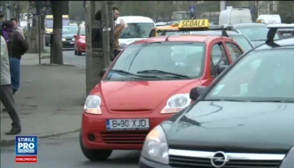 Filmare cu camera ascunsa: cum puteti lua permisul fara emotii cu 300 de euro. Mergi cu un prieten cu o masina identica