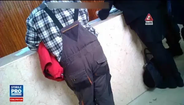 Posta Romana tine oamenii la cozi si pierde scrisorile. Un colet a facut 2 zile din China si 22 din depozit pana la client