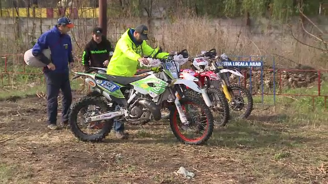 Sase concurenti au ratat campionatul de enduro de la Arad dupa ce motocicletele le-au fost furate. Cum au actionat hotii
