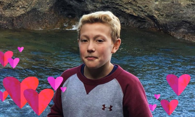 Iubita sa de 13 ani i-a facut o farsa pe internet si si-a inscenat moartea. Cum a reactionat un baiat de 11 ani