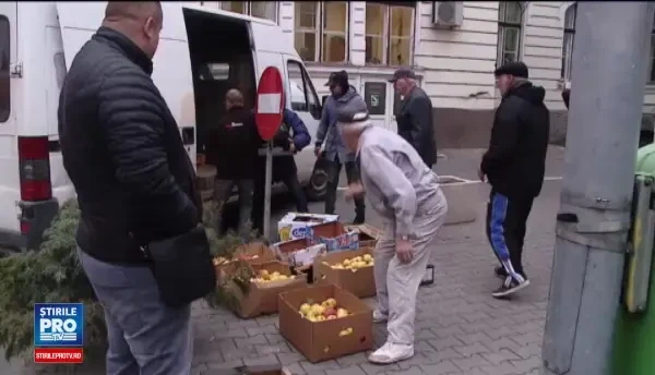 Zeci de comercianti au protestat vineri in fata Primariei Cluj. Sustin ca li se dau amenzi si li se confisca marfa