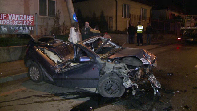Accident in Sibiu, la cateva sute de metri de casa lui Klaus Iohannis. Soferul de 28 de ani a scapat in mod miraculos