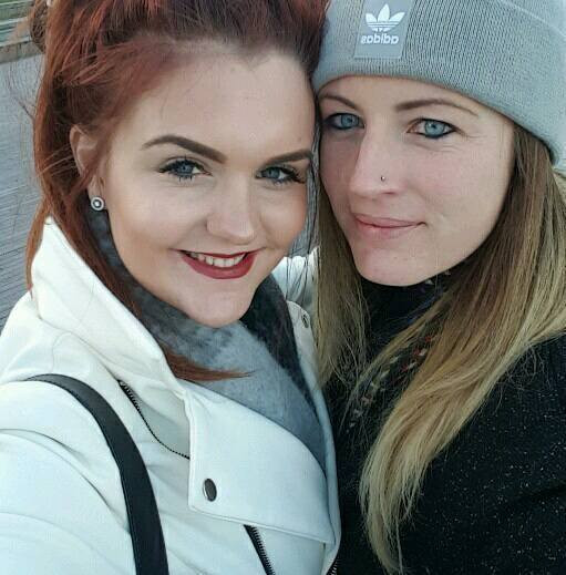 Urma sa se casatoreasca, dar cu o luna inainte de nunta a fost parasit de iubita pentru o colega. Suma platita pentru nunta