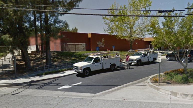 Atac armat la o scoala din California. O persoana a deschis focul in sala de clasa; 2 adulti au fost ucisi si 2 elevi, raniti