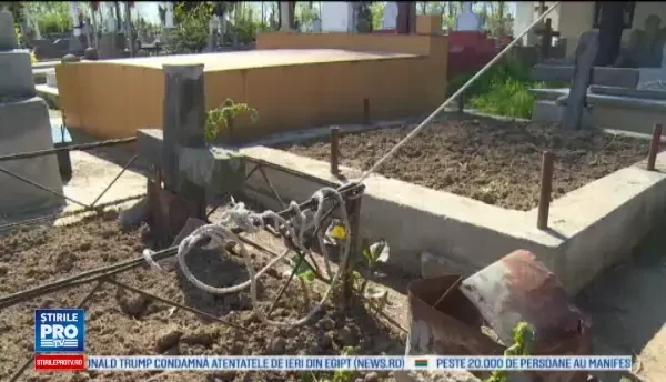 A murit in cimitir, dupa ce a cazut dintr-un copac. Fiind legat mai sus, greutatea a venit si l-a indreptat spre scara