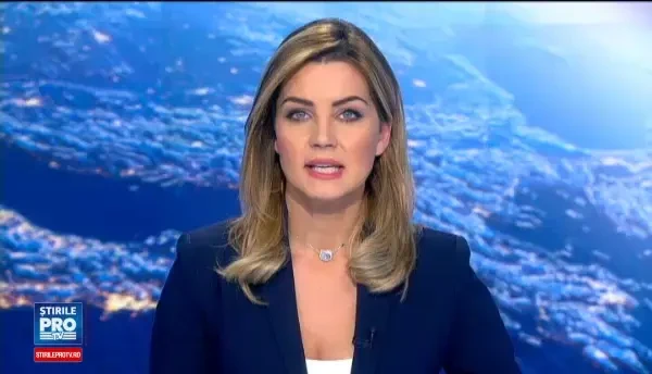 Spectacol oferit de studentii la Medicina din Oradea pentru copii internati la Oncologie. E un cadou de Paste