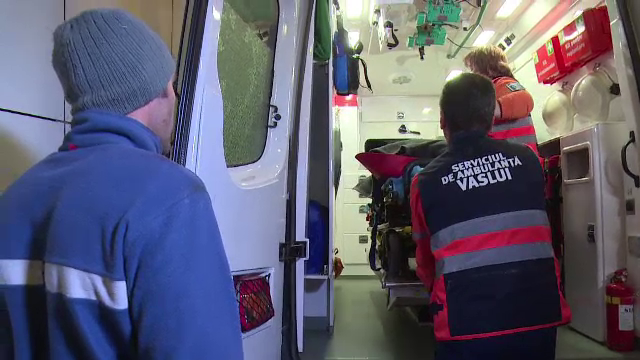 Un copil de 2 ani din Vaslui era sa fie calcat de tren, dupa ce a alergat dupa un caine langa calea ferata