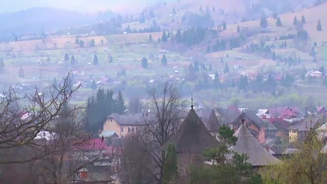 Frumoasa Bucovina este si in acest an cautata de turisti. Cat costa 5 zile cu masa si cazare, pentru o familie cu 2 copii