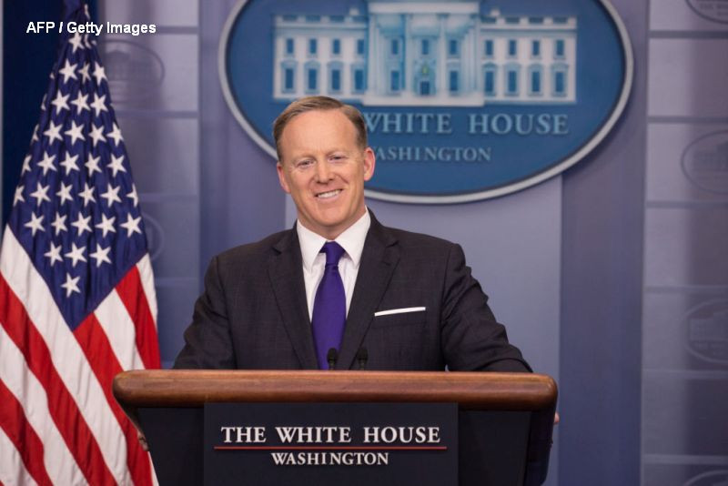 Sean Spicer a demisionat din pozitia de purtator de cuvant al Casei Albe. Gestul facut de Trump l-a determinat sa renunte